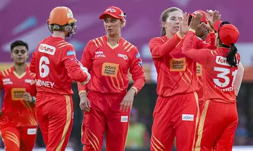 വനിത പ്രീമിയർ ലീഗ്: യു.പിക്കെതിരെ ഗുജറാത്തിന് 10 റൺസ് ജയം വനിത പ്രീമിയർ ലീഗ്: യു.പിക്കെതിരെ ഗുജറാത്തിന് 10 റൺസ് ജയം