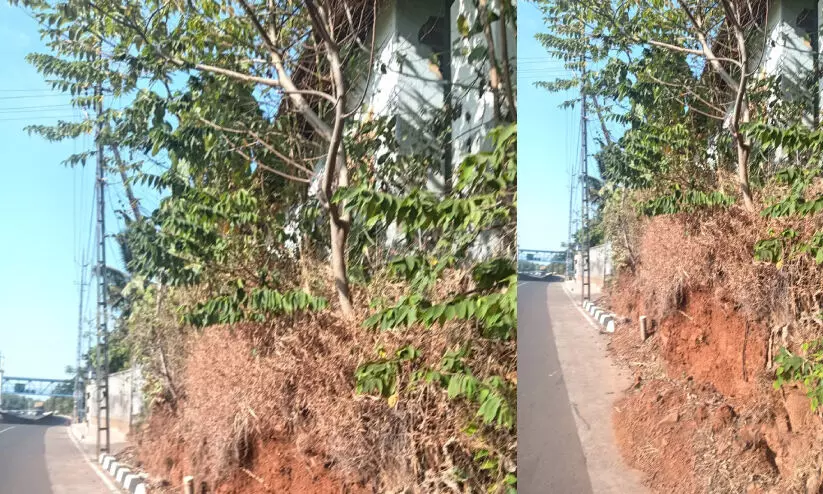 കല്ലങ്കൈ സർവിസ് റോഡിൽ മണ്ണിടിച്ചിൽ; ആശങ്കയിൽ പ്രദേശവാസികൾ കല്ലങ്കൈ സർവിസ് റോഡിൽ മണ്ണിടിച്ചിൽ; ആശങ്കയിൽ പ്രദേശവാസികൾ