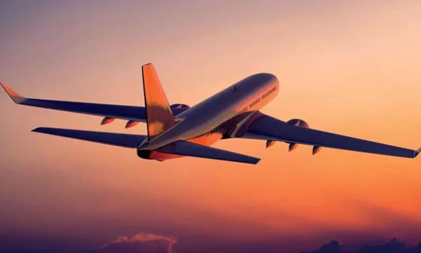 ടിക്കറ്റ് നിരക്ക് കുത്തനെ ഇടിഞ്ഞു; വിമാനയാത്ര ഇനി സ്വപ്നമല്ല ടിക്കറ്റ് നിരക്ക് കുത്തനെ ഇടിഞ്ഞു; വിമാനയാത്ര ഇനി സ്വപ്നമല്ല