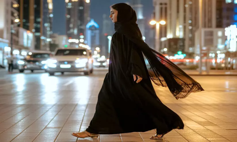 തനിച്ച് യാത്രക്ക് അബൂദബിയും ദുബൈയും ഏറ്റവും സുരക്ഷിതം തനിച്ച് യാത്രക്ക് അബൂദബിയും ദുബൈയും ഏറ്റവും സുരക്ഷിതം