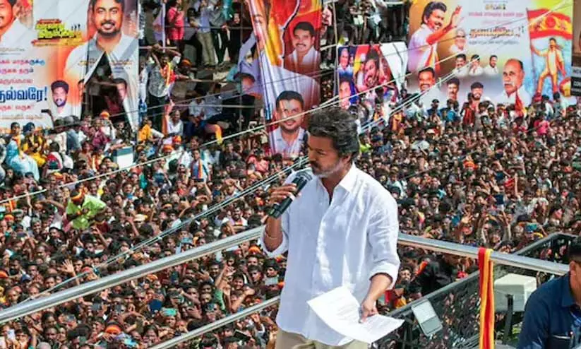 കരൂർ ദുരന്തം; വിജയ് നാളെ സി.ബി.ഐ മുമ്പാകെ; ചാർട്ടർ ൈഫ്ലറ്റിൽ ന്യൂഡൽഹിയിലെത്തും കരൂർ ദുരന്തം; വിജയ് നാളെ സി.ബി.ഐ മുമ്പാകെ; ചാർട്ടർ ൈഫ്ലറ്റിൽ ന്യൂഡൽഹിയിലെത്തും