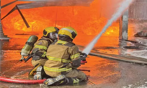 അ​ഹ്മ​ദി വ്യ​വ​സാ​യി​ക മേ​ഖ​ല​യി​ൽ തീ​പി​ടി​ത്തം