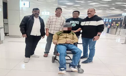 ദുരിത ജീവിതത്തിനൊടുവിൽ ആന്ധ്ര സ്വദേശി രാമസ്വാമി നാട്ടിലേക്ക് മടങ്ങി ദുരിത ജീവിതത്തിനൊടുവിൽ ആന്ധ്ര സ്വദേശി രാമസ്വാമി നാട്ടിലേക്ക് മടങ്ങി