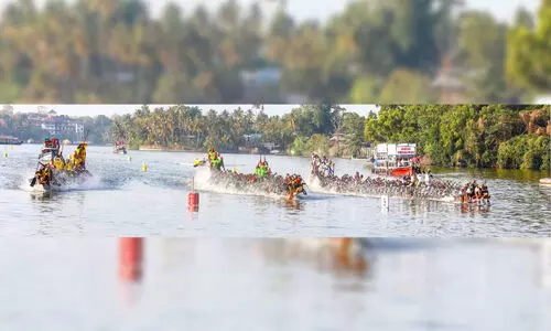 അ​ഷ്ട​മു​ടി​യി​ലെ ജ​ല​യു​ദ്ധം