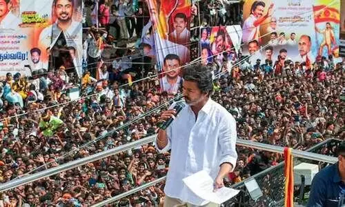 കരൂർ ദുരന്തം; വിജയ് നാളെ സി.ബി.ഐ മുമ്പാകെ; ചാർട്ടർ ​ൈഫ്ലറ്റിൽ ന്യൂഡൽഹിയിലെത്തും