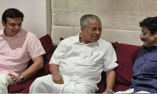 Pinarayi Vijayan, MK Muneer