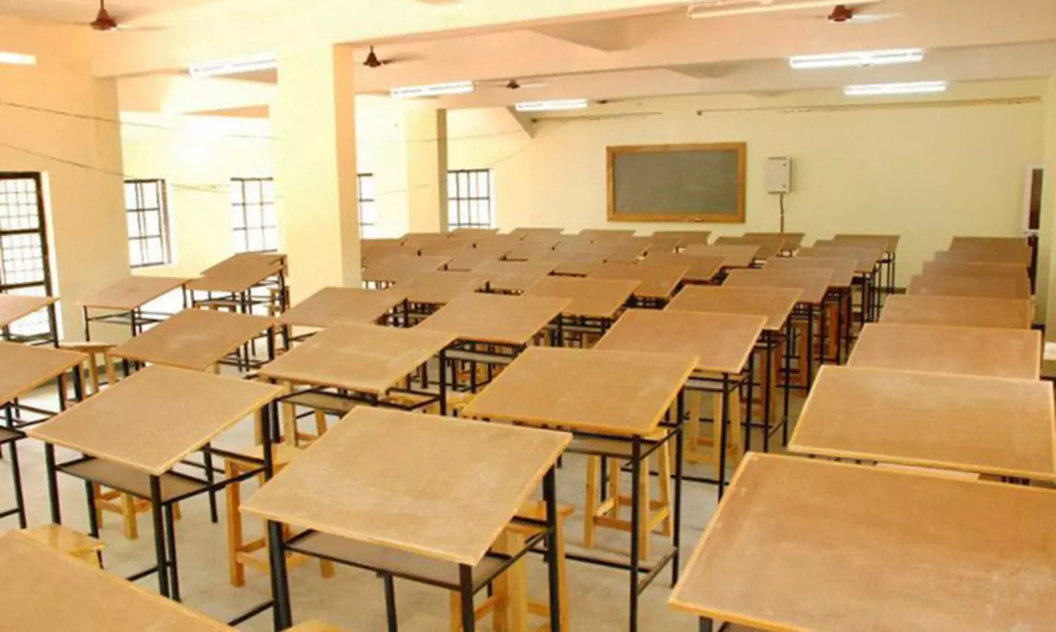 അവധി ദിനത്തിലും കോളജ്​ അധ്യാപകർ ‘ഒ.ഡി’ക്ക് അപേക്ഷിക്കണമെന്ന് ഡയറക്ടർ