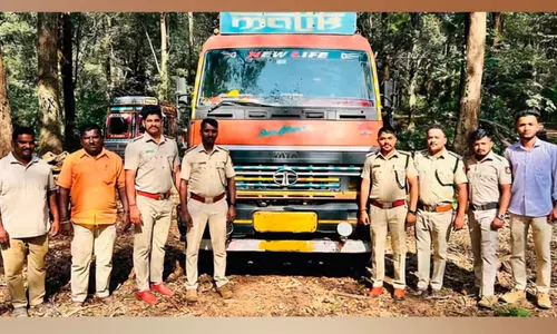 അനധികൃത മരം കടത്ത് പിടികൂടി