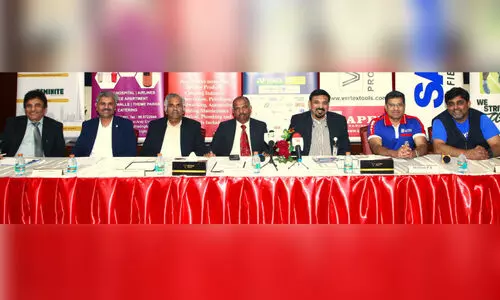 യു.​എ.​ഇ ബാ​ഡ്മി​ന്റ​ണ്‍ ചാ​മ്പ്യ​ന്‍ഷി​പ് ആ​രം​ഭി​ച്ചു