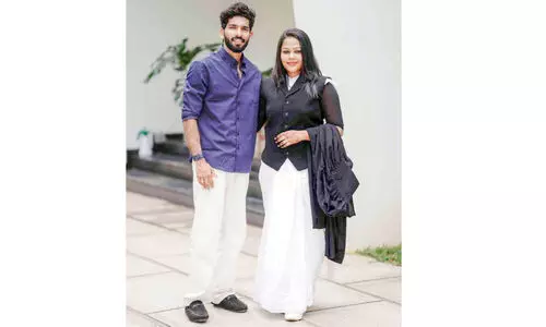 മണവാട്ടിവേഷമഴിച്ച് നഹാന പോയത് അഭിഭാഷകയായി എൻറോൾമെന്റിന് മണവാട്ടിവേഷമഴിച്ച് നഹാന പോയത് അഭിഭാഷകയായി എൻറോൾമെന്റിന്