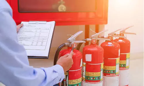 വാ​ണി​ജ്യ-​വ്യ​വ​സാ​യി​ക സ്ഥാ​പ​ന​ങ്ങ​ൾ ഫ​യ​ർ ലൈ​സ​ൻ​സ് പു​തു​ക്ക​ണം