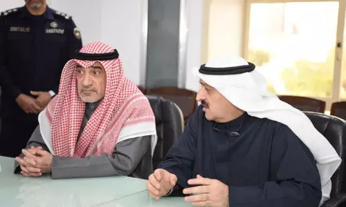 തീ​പി​ടി​ത്ത​ത്തി​ൽ പ​രി​ക്കേ​റ്റ​വ​രെ മ​ന്ത്രി​മാ​ർ സ​ന്ദ​ർ​ശി​ച്ചു