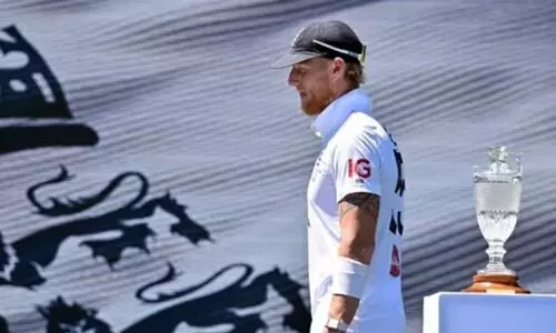 ആഷസിനിടെ ഇംഗ്ലണ്ട് താരങ്ങൾ കാസിനോകളിൽ പോയി, സ്റ്റോക്സിന്റെ നിർദേശങ്ങൾ ലംഘിച്ചു; ക്യാപ്റ്റനും കോച്ചും തമ്മിൽ ഭിന്നതയെന്നും റിപ്പോർട്ട് ആഷസിനിടെ ഇംഗ്ലണ്ട് താരങ്ങൾ കാസിനോകളിൽ പോയി, സ്റ്റോക്സിന്റെ നിർദേശങ്ങൾ ലംഘിച്ചു; ക്യാപ്റ്റനും കോച്ചും തമ്മിൽ ഭിന്നതയെന്നും റിപ്പോർട്ട്