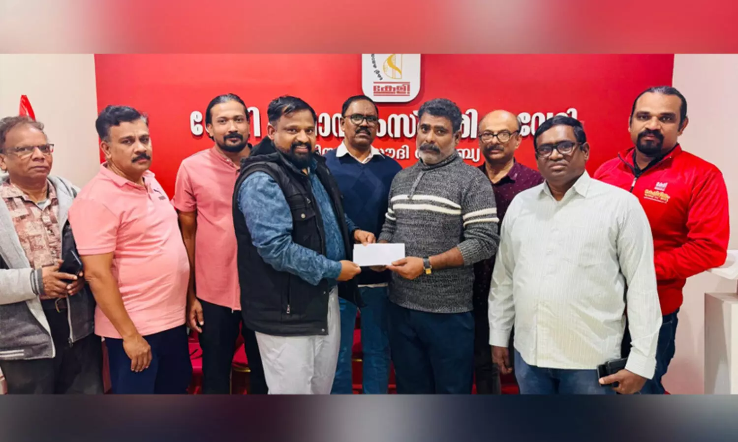 അപരിചിതന് ലിഫ്റ്റ് നൽകി; മലയാളിക്ക് നഷ്​ടമായത് ജോലിയും 11 വർഷത്തെ സേവന ആനുകൂല്യങ്ങളും