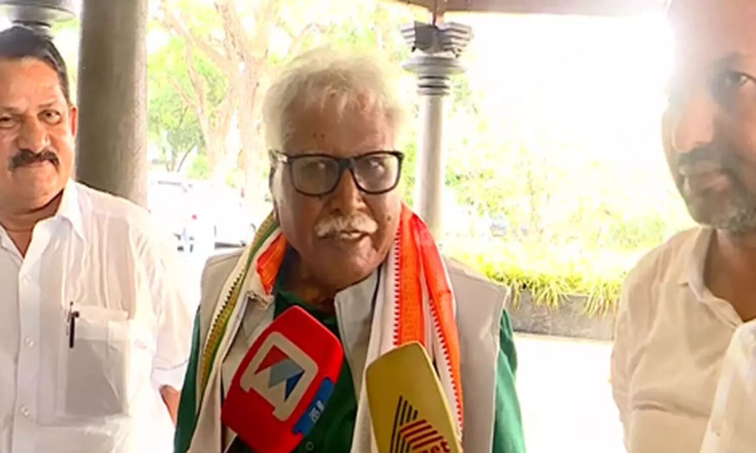 കോൺഗ്രസിലെ സ്ഥാനാർഥി നിർണയം: മിസ്ത്രി എത്തി; ചർച്ചകൾക്ക് തുടക്കം