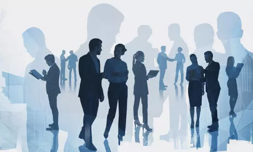 ഈ വർഷവും 25,000 സ്വദേശികൾക്ക് തൊഴിൽ നൽകും ഈ വർഷവും 25,000 സ്വദേശികൾക്ക് തൊഴിൽ നൽകും