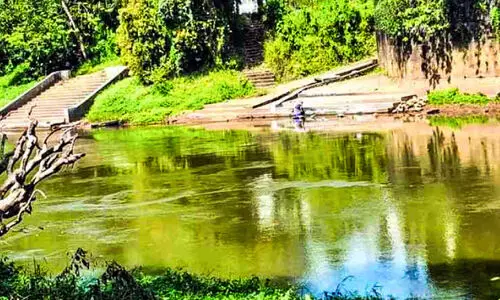 കടത്ത് നിലച്ചു; ജനം ദുരിതത്തിൽ