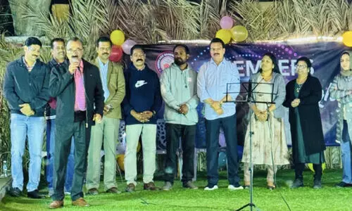 വ​ട​ക​ര സ​ഹൃ​ദ​യ​വേ​ദി മെം​ബേ​ഴ്സ് നൈ​റ്റ്‌