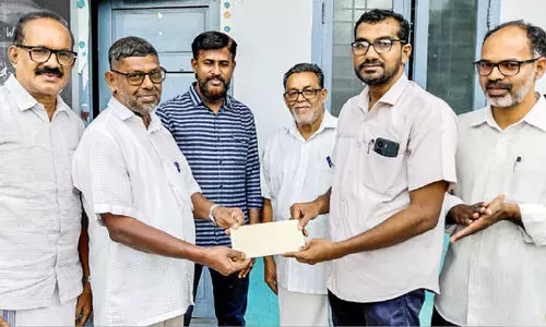 മാ​ധ്യ​മം’ ഹെ​ൽ​ത്ത് കെ​യ​റി​ന് മ​ദ്റ​സ​ത്തു മ​ക്ക​യു​ടെ കൈ​ത്താ​ങ്ങ്​