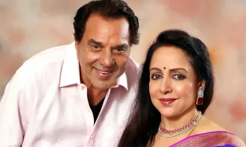 ഇക്കീസ് ഇതുവരെ കണ്ടിട്ടില്ല, എനിക്ക് അത് താങ്ങാനാവില്ല, അദ്ദേഹമില്ലാത്ത ജീവിതം സങ്കൽപ്പിക്കാനാവില്ല; ധർമേന്ദ്രയുടെ വേർപാടിൽ ഹേമമാലിനി