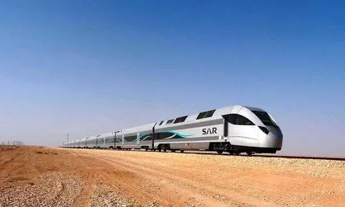 റെയിൽവേ ട്രാക്കുകളിൽ അതിക്രമിച്ചുകയറരുത്​