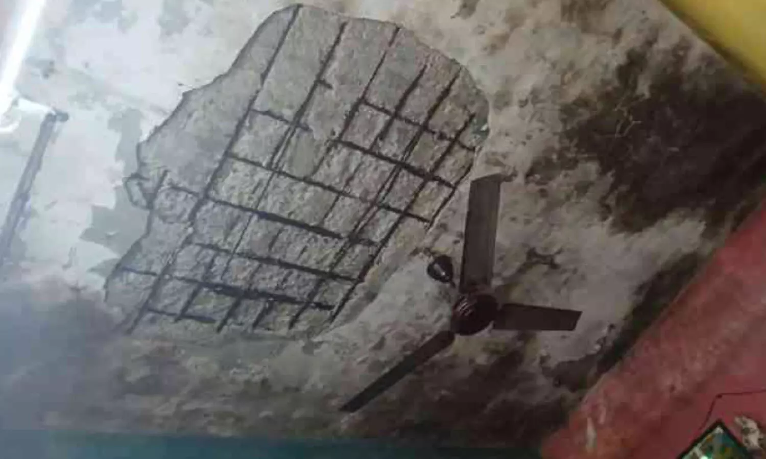 കേട്ടുപുര സുനാമി കോളനിയിലെ വീടുകൾ തകർച്ചയിൽ