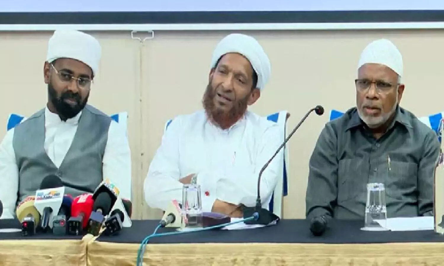 വെള്ളാപ്പള്ളി നടേശനെ മുഖ്യമന്ത്രി കാറിൽ കയറ്റിയത് വ്യക്തിപരമായ കാര്യം, ഹൈലൈറ്റ് ചെയ്യേണ്ടതില്ല; കാന്തപുരം വിഭാഗം