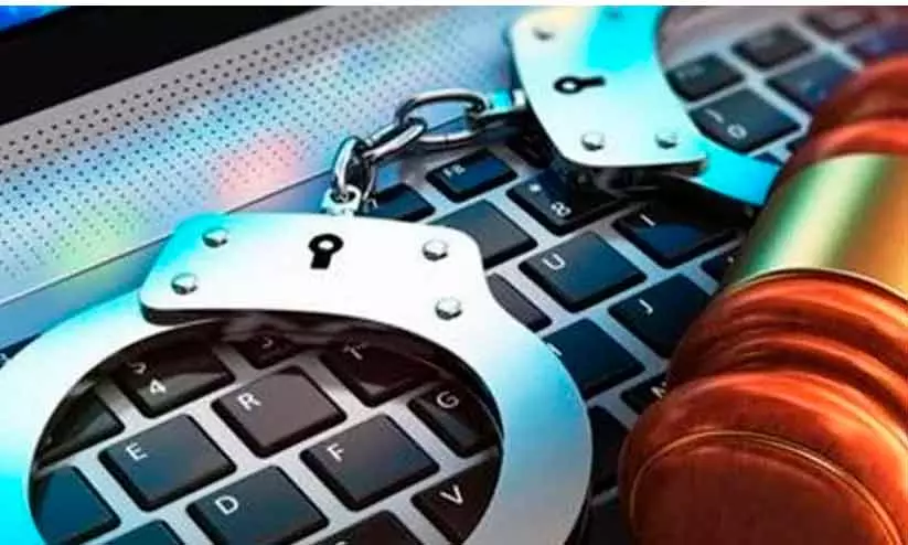 സമൂഹ മാധ്യമങ്ങളിലൂടെ അധിക്ഷേപം; നടിയുടെ പരാതിയിൽ യൂട്യൂബർമാരുൾപ്പെടെ 73 പേർക്കെതിരെ കേസ് സമൂഹ മാധ്യമങ്ങളിലൂടെ അധിക്ഷേപം; നടിയുടെ പരാതിയിൽ യൂട്യൂബർമാരുൾപ്പെടെ 73 പേർക്കെതിരെ കേസ്