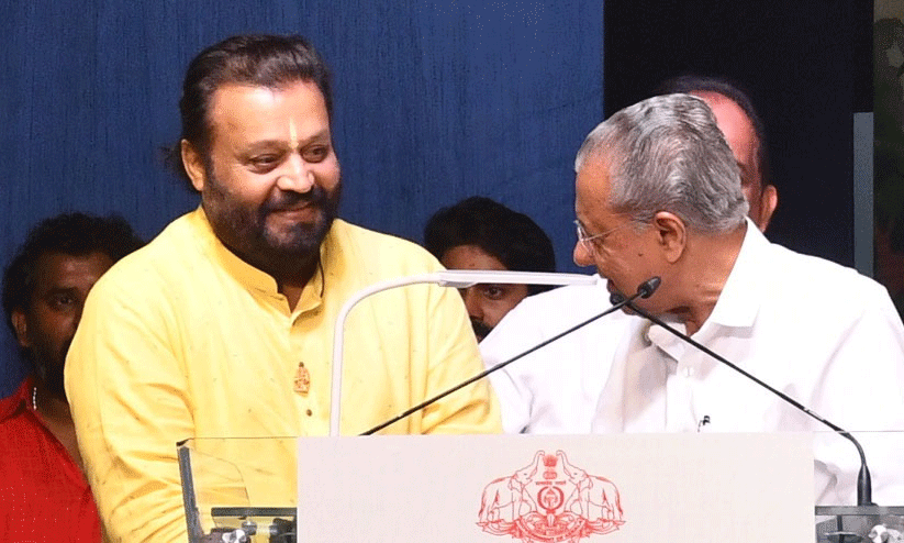 ‘ഒരു ബോംബിട്ട മാതിരിയാണ് എനിക്ക് തോന്നുന്നത്, അവർ തീയിട്ടെങ്കിൽ പെട്രോൾ ഒഴിക്കാൻ ഞാൻ തയ്യാറല്ല, പെട്രോൾ ഈസ് വെരി എക്സ്പെൻസിവ്’ -സുരേഷ് ഗോപി ‘ഒരു ബോംബിട്ട മാതിരിയാണ് എനിക്ക് തോന്നുന്നത്, അവർ തീയിട്ടെങ്കിൽ പെട്രോൾ ഒഴിക്കാൻ ഞാൻ തയ്യാറല്ല, പെട്രോൾ ഈസ് വെരി എക്സ്പെൻസിവ്’ -സുരേഷ് ഗോപി