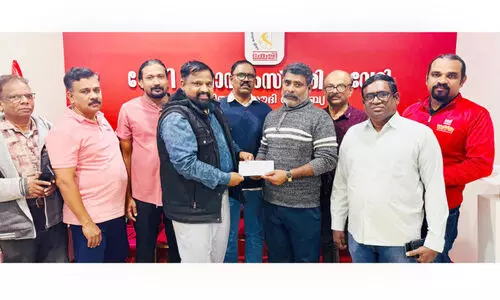 അ​പ​രി​ചി​ത​ന് ലി​ഫ്റ്റ് ന​ൽ​കി; മ​ല​യാ​ളി​ക്ക് ന​ഷ്​​ട​മാ​യ​ത് ജോ​ലി​യും 11 വ​ർ​ഷ​ത്തെ സേ​വ​ന ആ​നു​കൂ​ല്യ​ങ്ങ​ളും