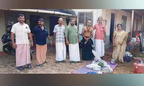 വാഹനം തകരാറിൽ; അയ്യപ്പഭക്തർക്ക് സൗകര്യമൊരുക്കി പടന്നക്കാട് ജമാഅത്ത് കമ്മിറ്റി