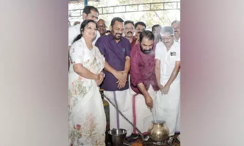 ഉണ്ണാൻ പോന്നോളൂ; കലവറ റെഡി