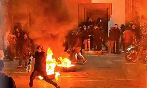 ഇ​റാ​ന്‍: യു​ദ്ധ​ഭീ​തി​യും ആ​ഭ്യ​ന്ത​ര   വെ​ല്ലു​വി​ളി​ക​ളും