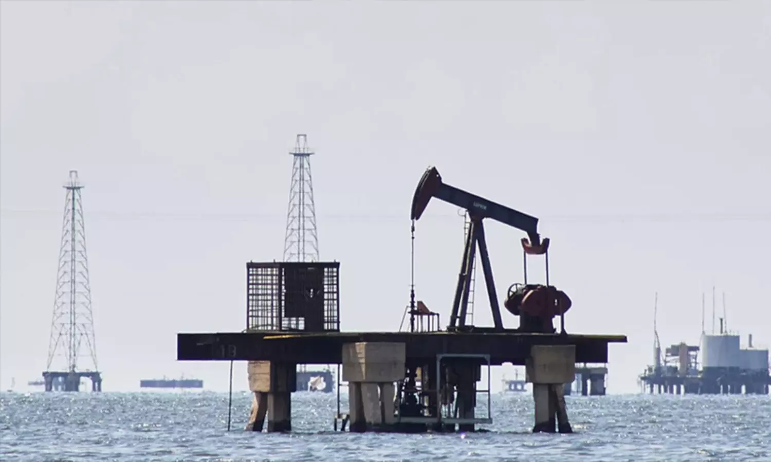 ട്രംപ് വെനിസ്വേലൻ എണ്ണ വിൽപ്പന ആരംഭിച്ചതായി യു.എസ് മാധ്യമങ്ങൾ