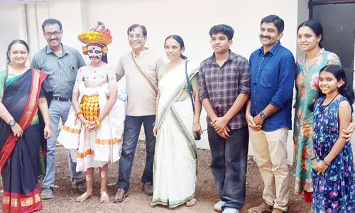 ഇതെന്തൊരു കൂത്ത്! 30 വർഷം മുമ്പ് അച്ഛന്മാരുടെ ഗുരു, ഇന്ന് മക്കളുടെയും