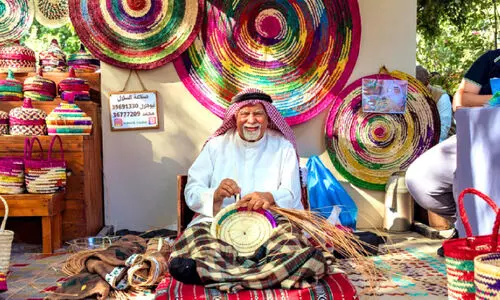 ബ​ഹ്‌​റൈ​ൻ ഫാ​ർ​മേ​ഴ്‌​സ് മാ​ർ​ക്ക​റ്റി​ലേ​ക്ക് ഒ​ഴു​കി സ്വ​ദേ​ശി​ക​ളും പ്ര​വാ​സി​ക​ളും