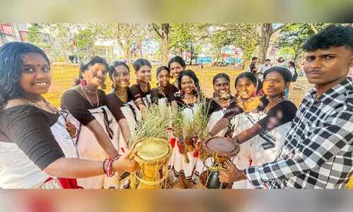 വ​യ​നാ​ട​ൻ ചു​വ​ടു​ക​ൾ കോ​ർ​ത്തൊ​രു​ക്കി കാ​സ​ർ​കോ​ട​ൻ കു​ട്ട്യോ​ള്