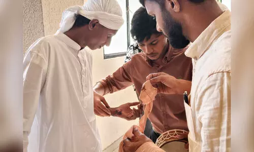 മുണ്ടിലും ഷർട്ടിലും ചോര, ദഫ് താഴെവെച്ചപ്പോൾ അജ്മൽ വേദനയിൽ പുളഞ്ഞു; ‘ഞാൻ കളിച്ചാതിരുന്നാൽ മറ്റുള്ളവർക്കും പോകില്ലേ’