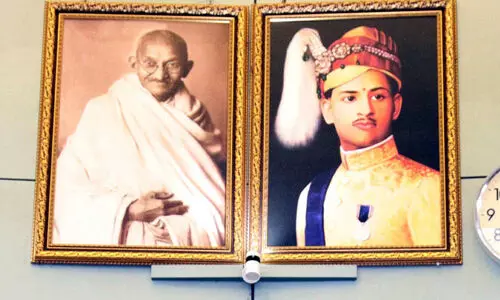 കോർപറേഷനിൽ ചിത്തിര തിരുനാളിന്റെ ചിത്രം തിരികെയെത്തി