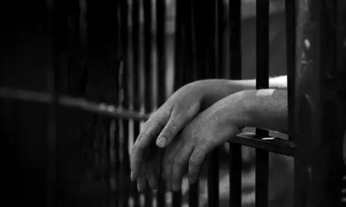 ജയിലുമില്ല, പുതിയ കെട്ടിടവുമില്ല; തടവുപുള്ളികളുമായി മറ്റ് ജില്ലകളിലേക്ക് നെട്ടോട്ടമോടി പൊലീസ്