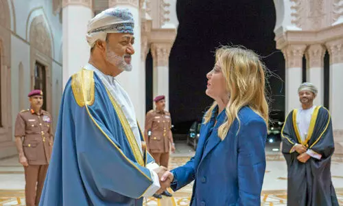 ഇ​റ്റാ​ലി​യ​ൻ പ്ര​ധാ​ന​മ​ന്ത്രി ഒ​മാ​നി​ൽ​നി​ന്ന് മ​ട​ങ്ങി