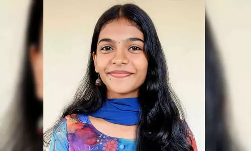 കലോത്സവത്തിൽ ഗായത്രിക്ക് ഹാട്രിക്