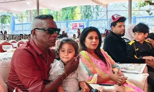 കുച്ചിപ്പുടി കാണാൻ കുടുംബവുമായെത്തി ഐ.എം. വിജയൻ