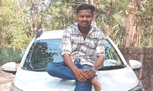 കട്ടിലിൽ കിടത്തി കണ്ണിൽ മുളകുപൊടി വിതറി കമ്പിവടി കൊണ്ട് മകനെ തലക്കടിച്ച് കൊന്നു; അച്ഛനും സഹോദരനും അറസ്റ്റിൽ