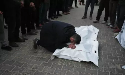 ‘അവൾ പഠിക്കുകയായിരുന്നു, എവിടെ വെടിനിർത്തൽ?’:   ഗസ്സയിൽ കൊല്ലപ്പെട്ട പെൺകുട്ടിയുടെ  പിതാവ് ചോദിക്കുന്നു