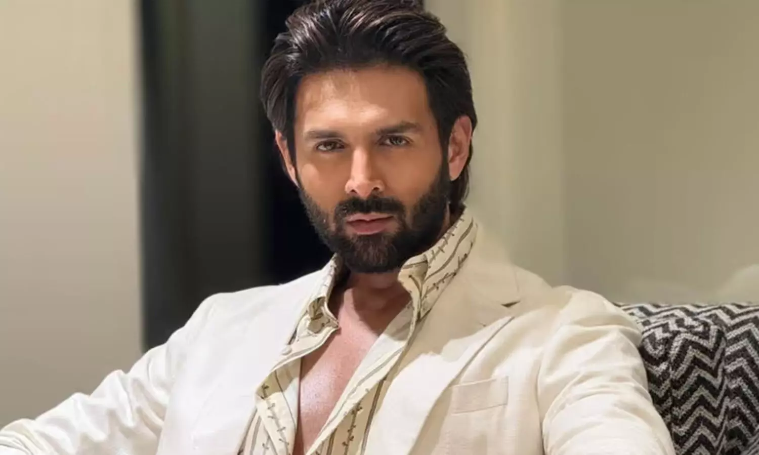 സിനിമ പരാജയം; പ്രതിഫലം വാങ്ങിയ 15 കോടി തിരികെ നൽകി താരം