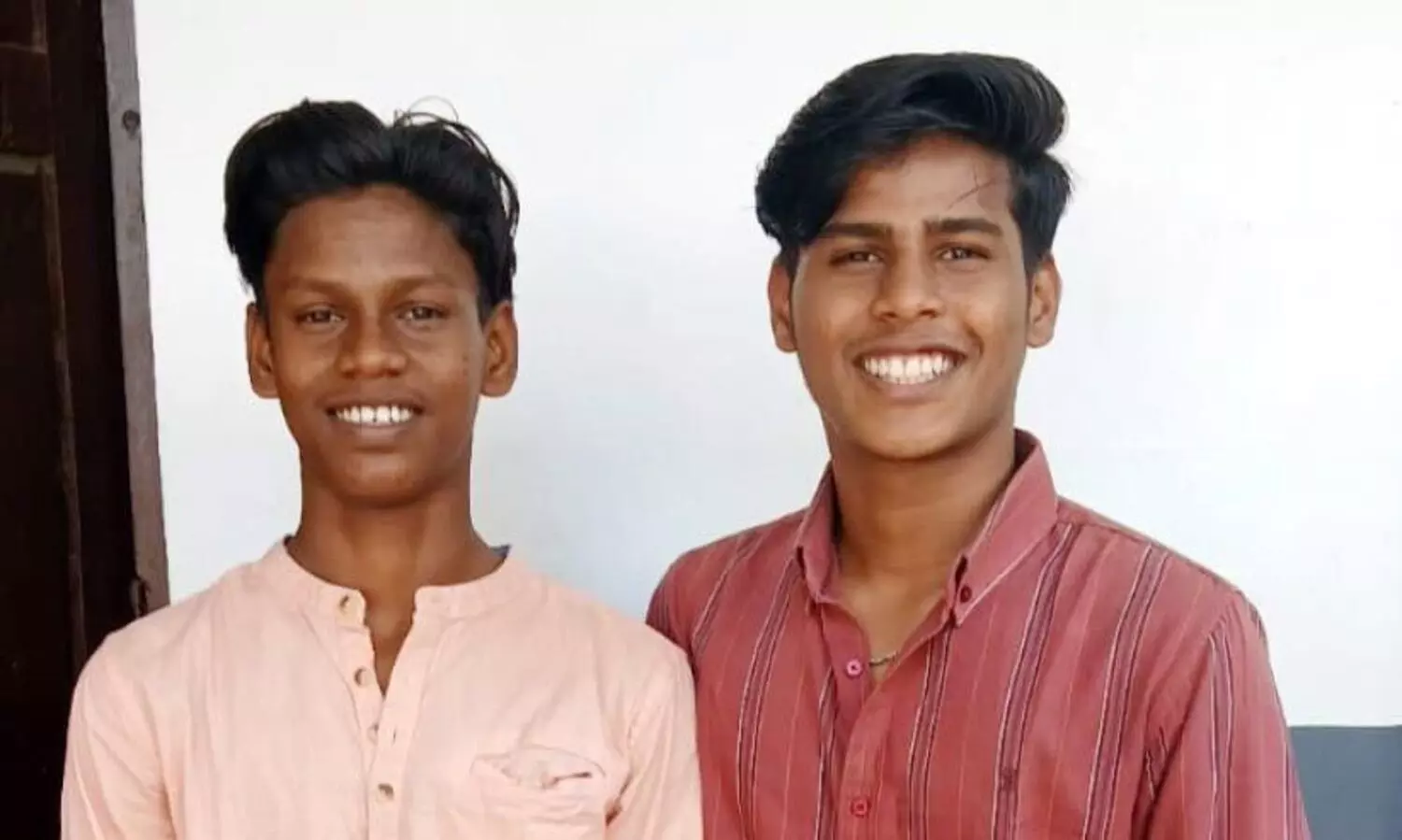 ഒറ്റക്ക് വഴിവെട്ടി വരികയാണ് ഈ ചേട്ടനും അനുജനും; കൂടെയുണ്ടാവണം കേരളമേ...