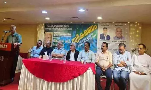 അ​ഡ്വ. അ​ബ്ദു​ൽ ക​രീം ചേ​ലേ​രി​ക്ക്​ സ്വീ​ക​ര​ണം