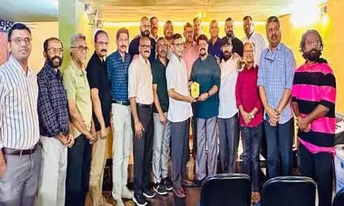 ഫി​റോ​സ് ബാ​ബു​വി​ന് സ്വീ​ക​ര​ണ​വും കെ.​കെ. മു​സ്ത​ഫ​ക്ക്​ യാ​ത്ര​യ​യ​പ്പും