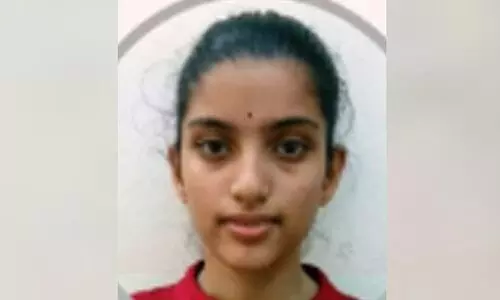 മാങ്കൂട്ടത്തിലിനെ കഴുകനാക്കി ശ്രീവിന്യയുടെ ഏകാഭിനയം